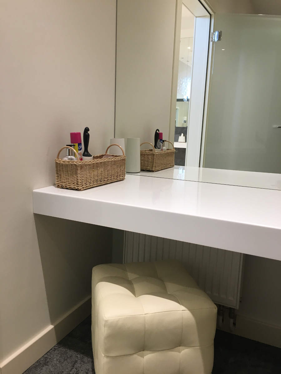 Плетеная корзинка в номере отеля Pine Creek Golf Resort